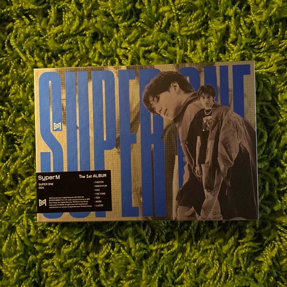 SuperM super one album Taemin & Taeyong version - Picture 1 of 3